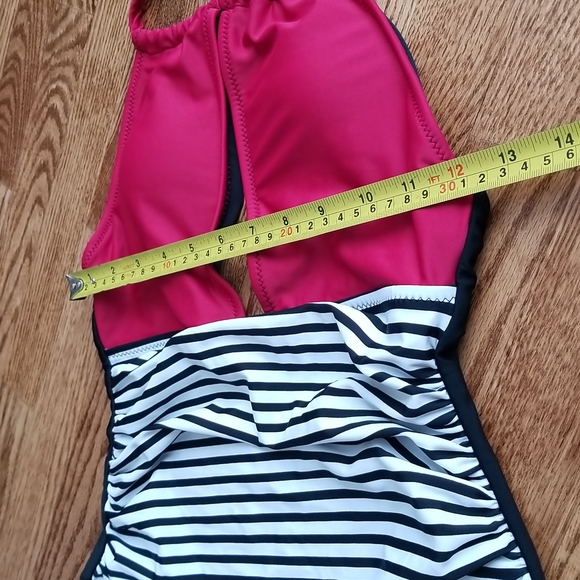 (S) Women's Halter Neck Cutout Ruched One Piece Swimsuit Beach Vacation Keyhole - Picture 5 of 8